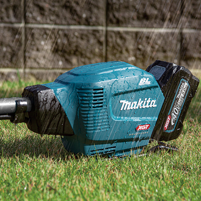 Makita 40Vmax XGT Brushless 17-3/4" Line Trimmer, 5.0Ah x2Kit UR014GT202