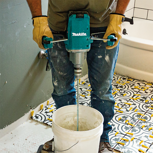 Makita Malaxeur sans fil 40Vmax XGT sans balais 9-1/2" avec mandrin à clé, Machine seule UT002GZ