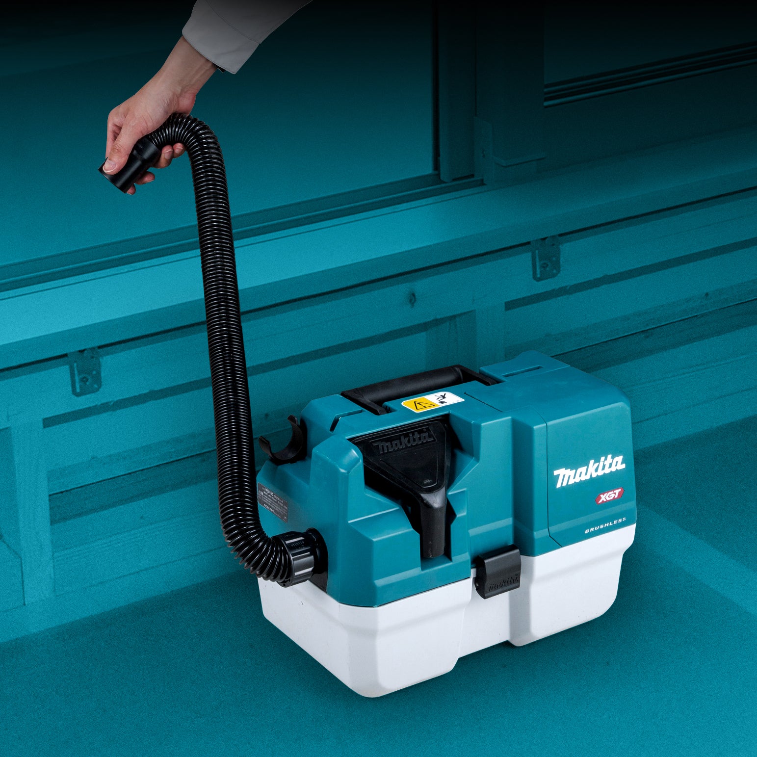 Makita Aspirateur balai sans balais 40Vmax XGT 7,5 L humide/sec avec AWS, seul l'outil VC013GLZ01