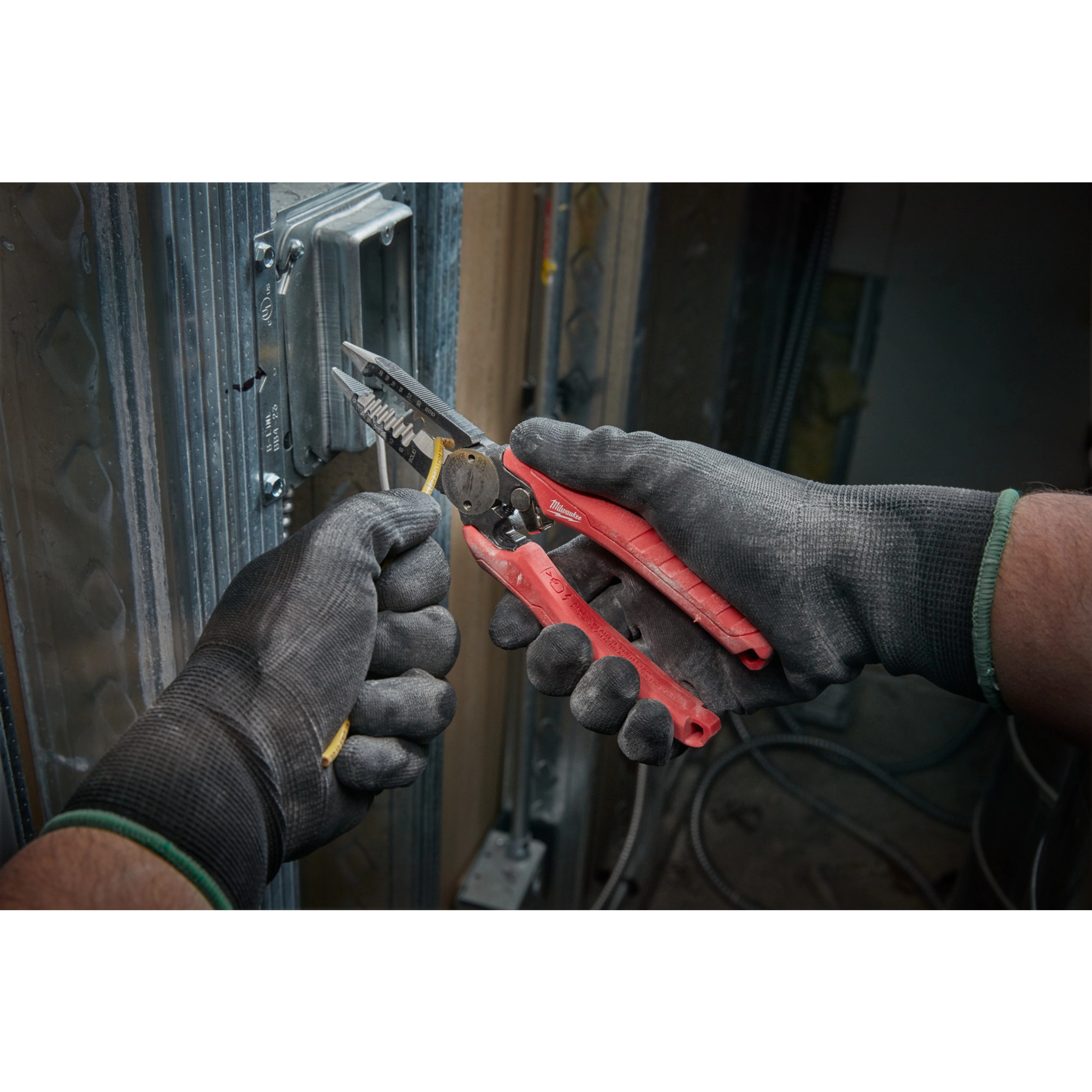 Milwaukee Comfort Grip 6in1 Pliers 48-22-3079