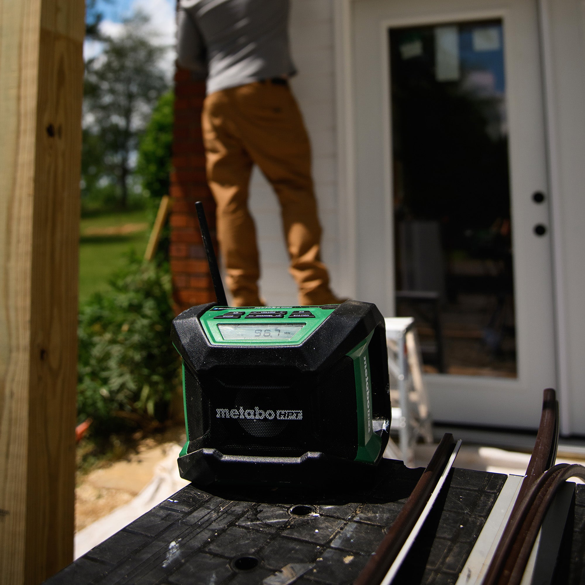 Metabo HPT Radio Bluetooth sans fil 18V MultiVolt (corps d'outil uniquement) | Metabo HPT UR18DAQ4 UR18DAQ4