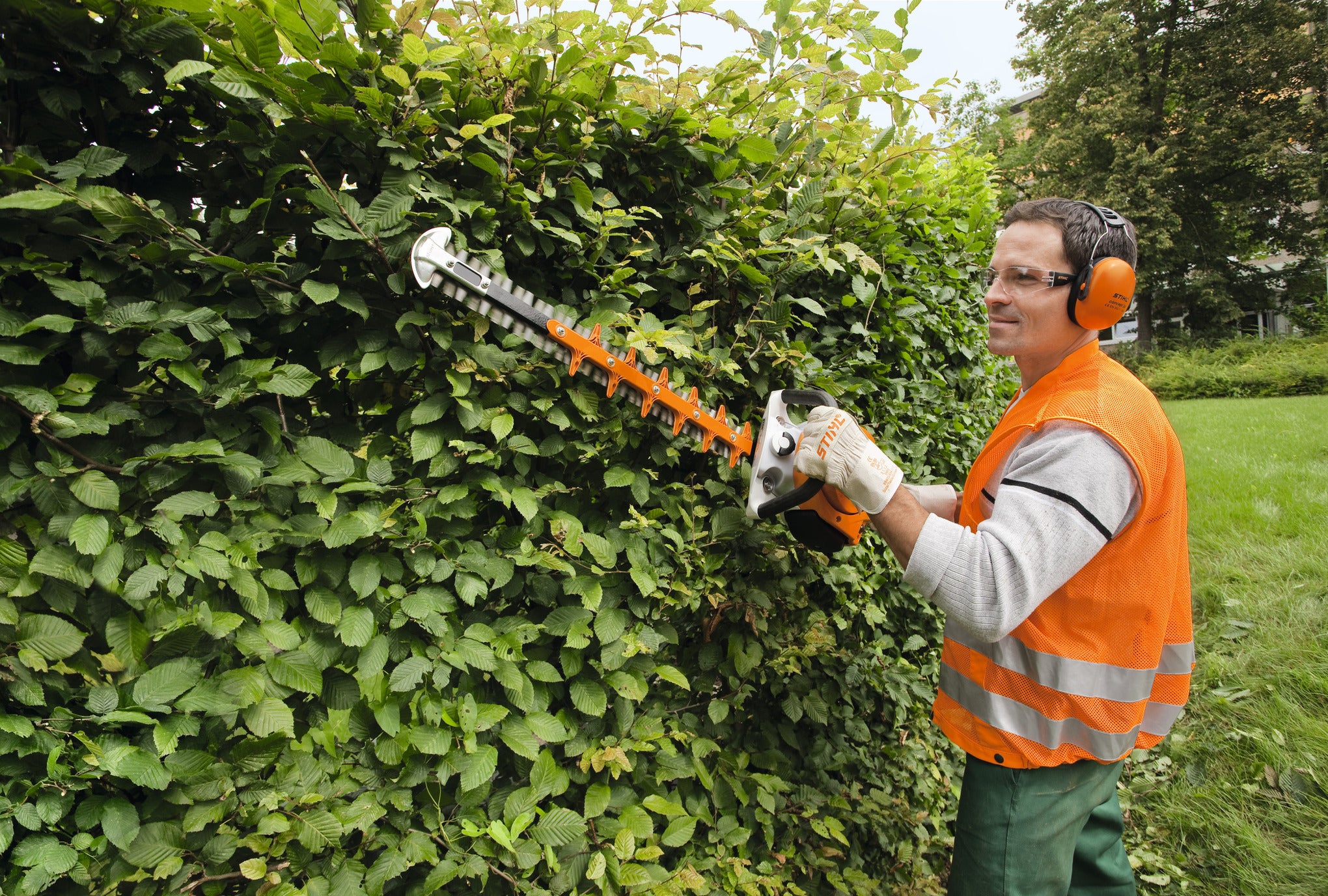Stihl HS 56 HEDGE TRIMMER 42420112911