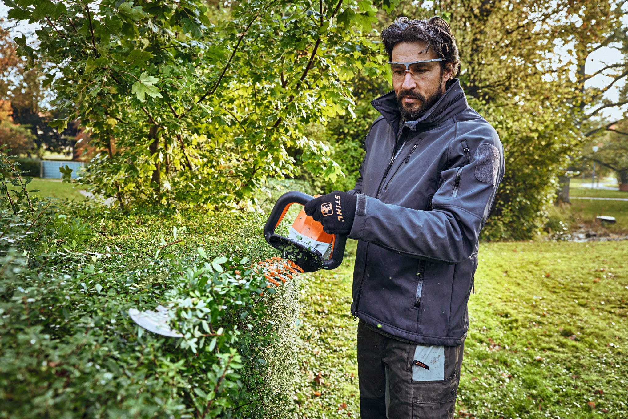STIHL HSA 100 Tondeuse à haies (AP) HA070113502