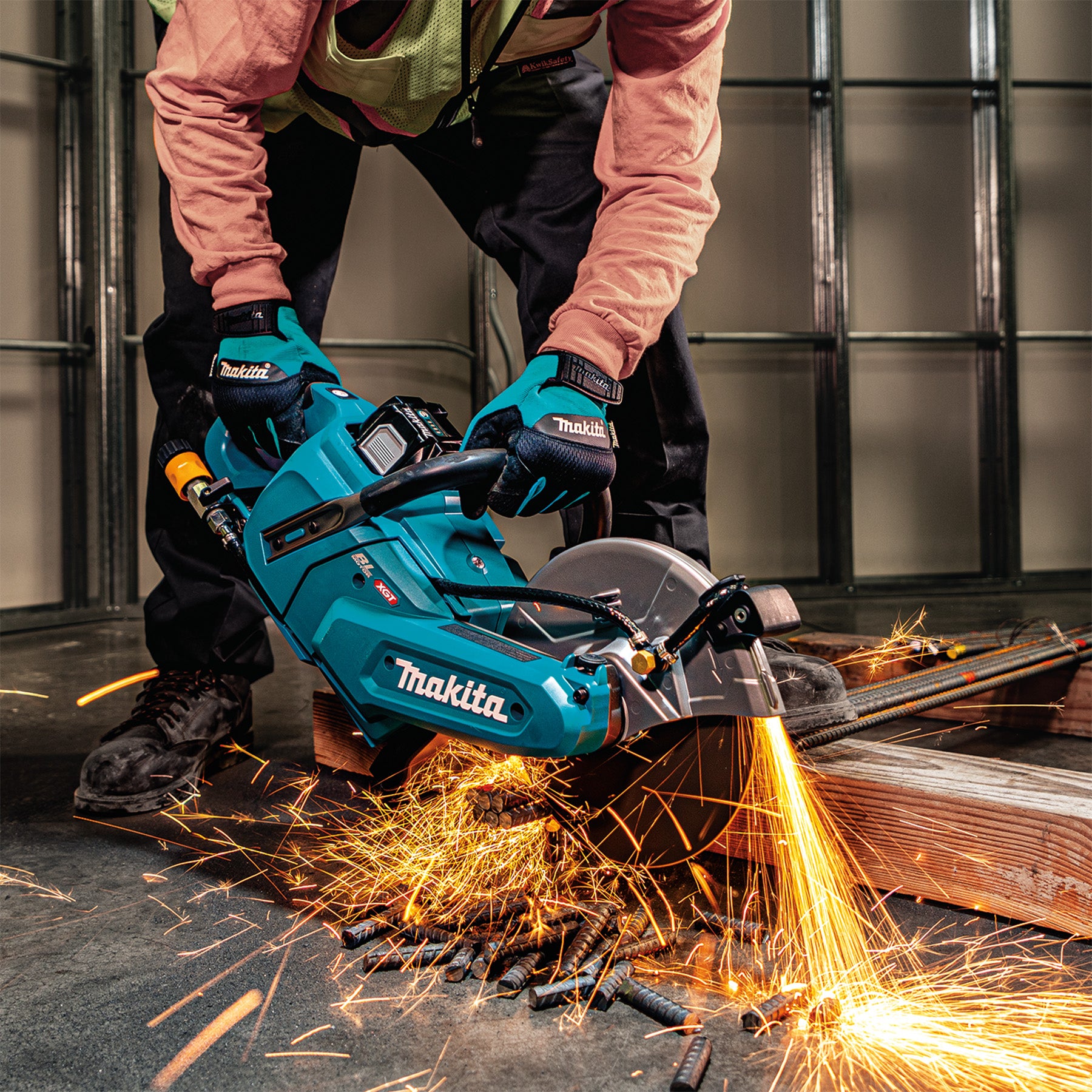 Makita 40Vmax XGT Brushless 9" Power Cutter, Tool Only CE003GZ03