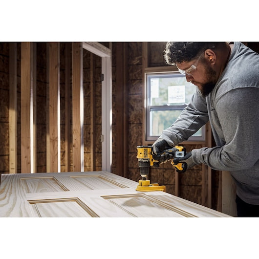 DeWalt ATOMIC COMPACT SERIES™ 20V MAX* sans fil sans balais 1/2 po. perceuse/visseuse DCD794D1