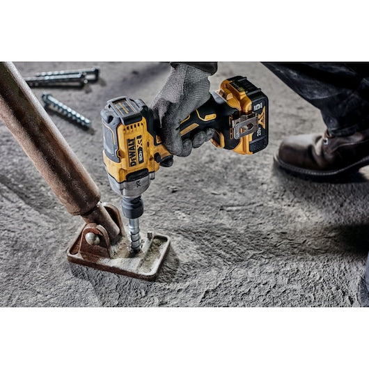 DeWalt Clé à chocs moyenne portée 1/2 po 20V MAX* XR® avec enclume à goupille de détention (outil seul) DCF892B