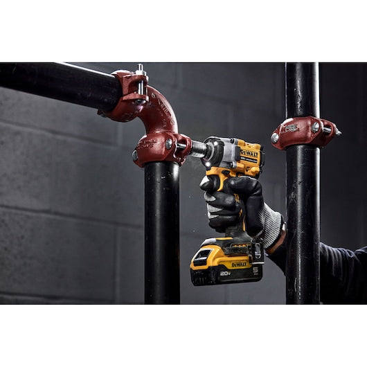 Dewalt ATOMIC 20V MAX* 1/2 in. Cordless Impact Wrench With Hog Ring Anvil Kit DCF921P2