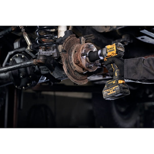 DeWalt Clé à chocs sans fil ATOMIC™ 20V MAX* 3/8 po. avec enclume à bague à crochet (outil seul) DCF923B