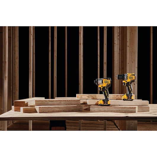 DeWalt Kit perceuse sans fil et visseuse à chocs sans balais XTREME 12V MAX* DCK221F2