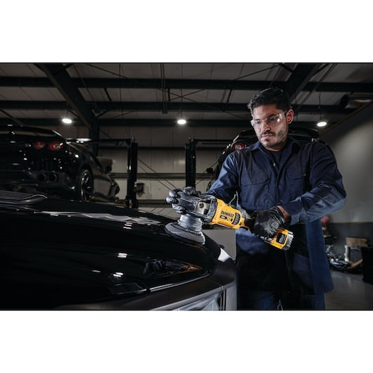 Dewalt 20V MAX* XR® 5 in. Cordless Variable-Speed Random Orbit Polisher Kit DCM848P2