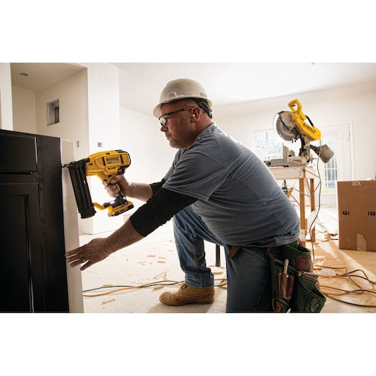 Dewalt 20V MAX* XR® 18 GA Cordless Brad Nailer (Tool Only) DCN680B