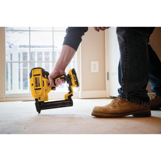 Dewalt 20V MAX* XR® 18ga Cordless Narrow Crown Stapler (Tool Only) DCN681B
