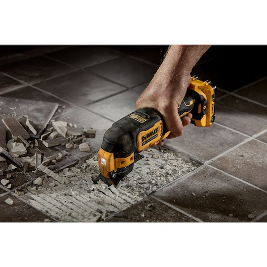 Dewalt XTREME™ 12V MAX* Brushless Oscillating Tool Kit DCS353G1
