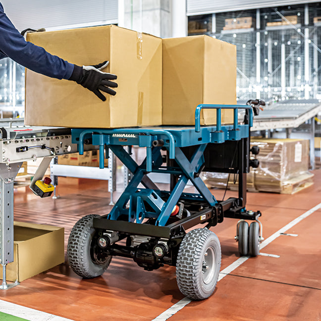 Makita Transporteur de matériaux sans balais 36V(18Vx2) LXT, plateau plat, levage électrique, machine seule DCU601Z