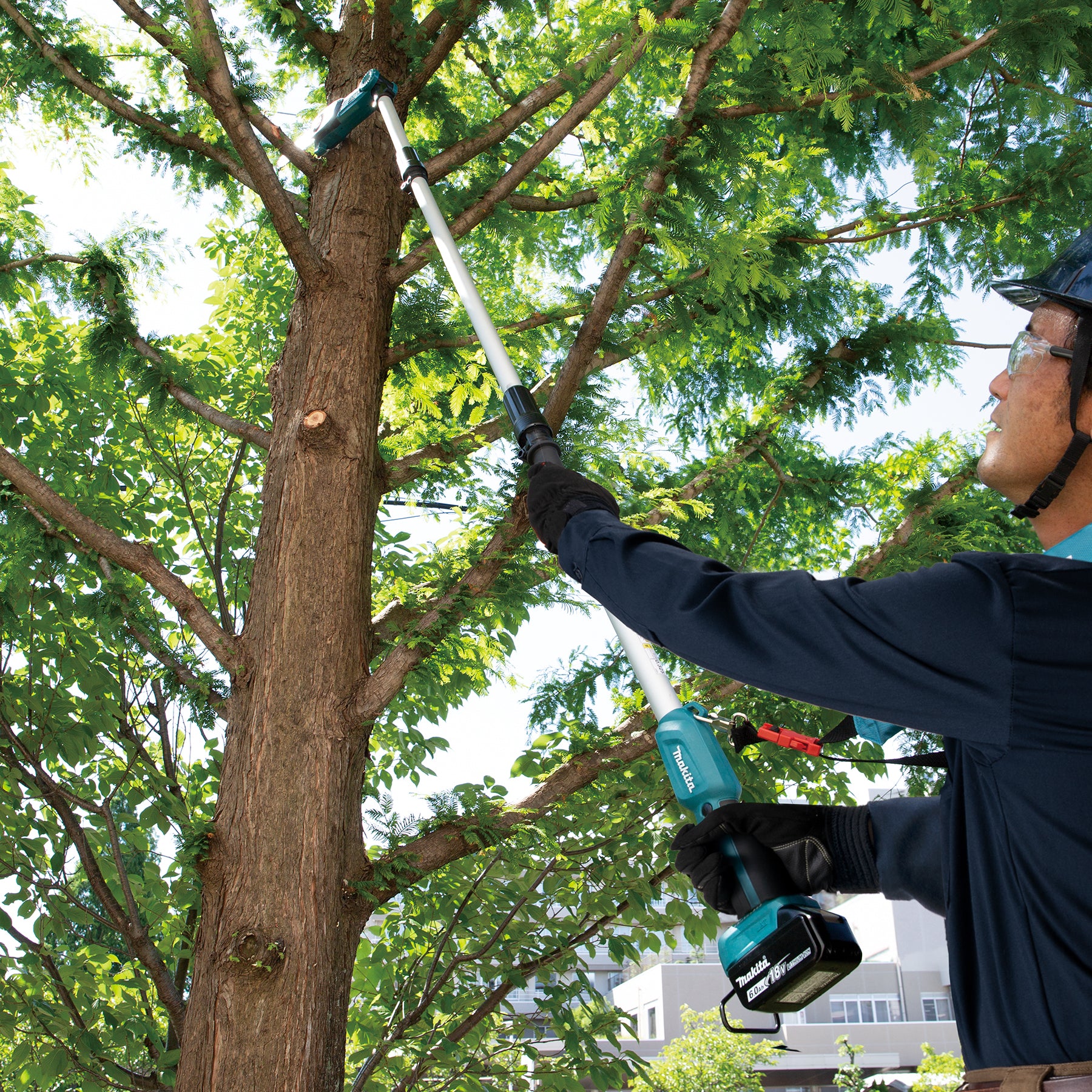 Makita 18V LXT Brushless 5' or 8' / 8" Pole Chainsaw, Tool Only DUA200Z