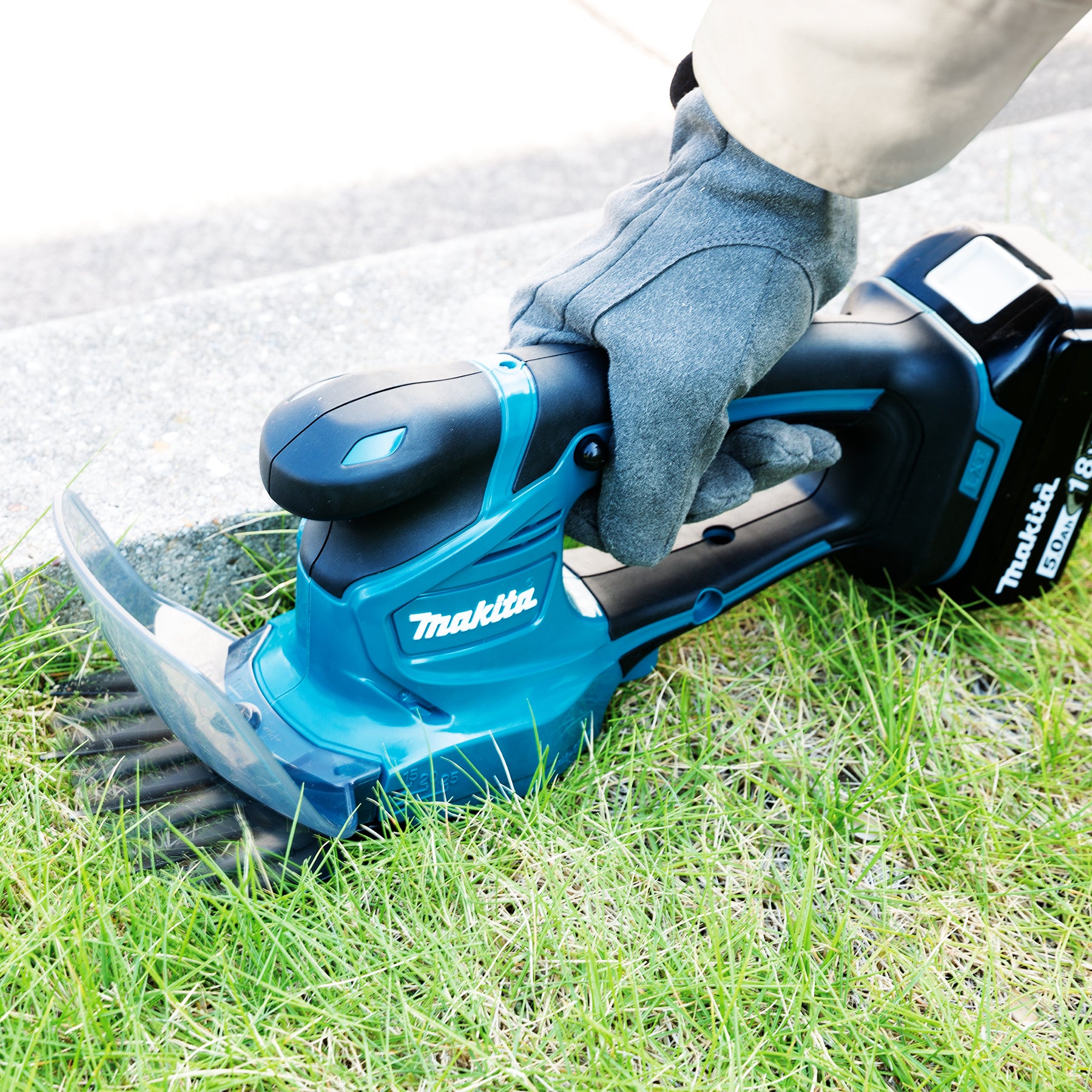 Makita Cisaille à gazon LXT 18V 4" avec accessoire taille-haie DUM111SYX