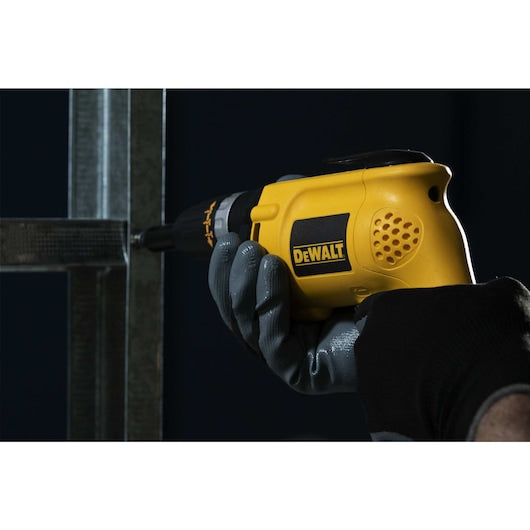 Dewalt DW255 5,300 rpm High Speed VSR Drywall Screwgun DW255