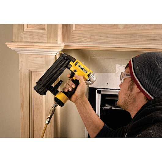 Dewalt 18ga Precision Point™ Brad Nailer DWFP12233