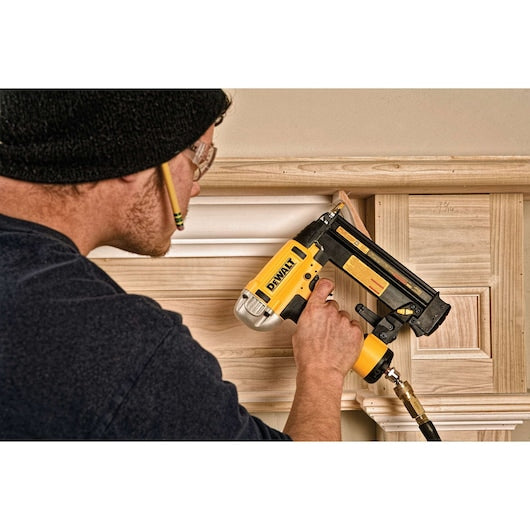 Dewalt 18ga Precision Point™ Brad Nailer DWFP12233