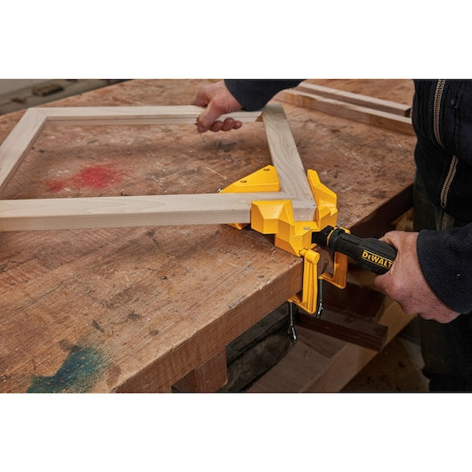 Dewalt 90-Degree Angle Clamp DWHT83853