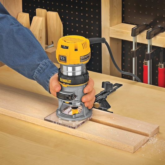 Dewalt DWP611 1-1/4 HP Max Torque Variable Speed Compact Router DWP611