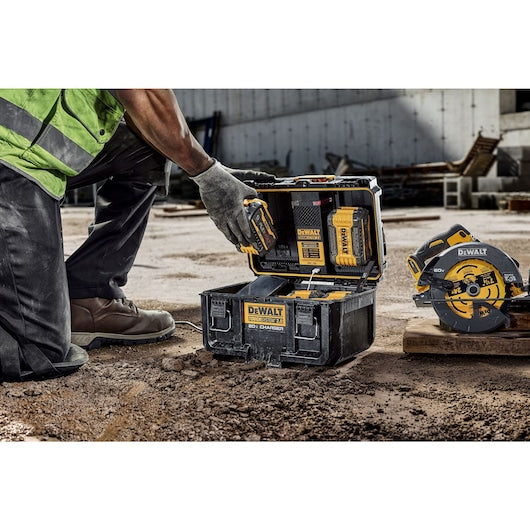 Dewalt TOUGHSYSTEM® 2.0 20V Dual Port Charger DWST08050