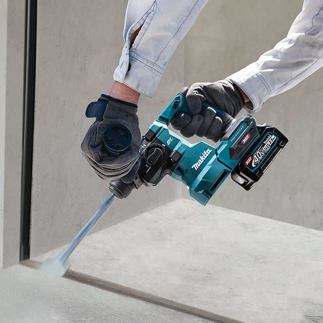 Makita 40Vmax XGT Brushless 13/16" Compact Rotary Hammer SDS-PLUS w/AWS, Tool Only HR010GZ