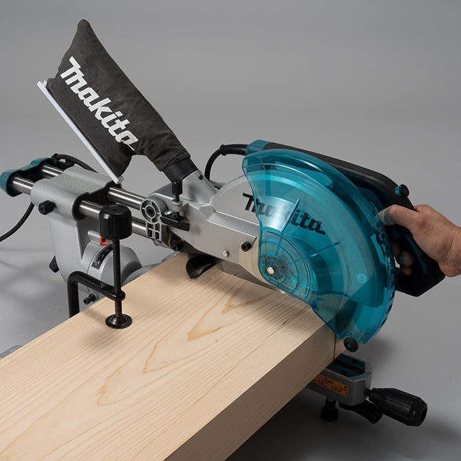 Makita Scie à onglets coulissante 10" avec guide de coupe LED LS1110F