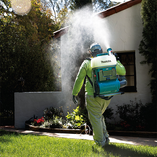 Makita 40Vmax XGT Brushless 15 L Backpack Mist Blower, 8.0Ah x2Kit PM001GL201