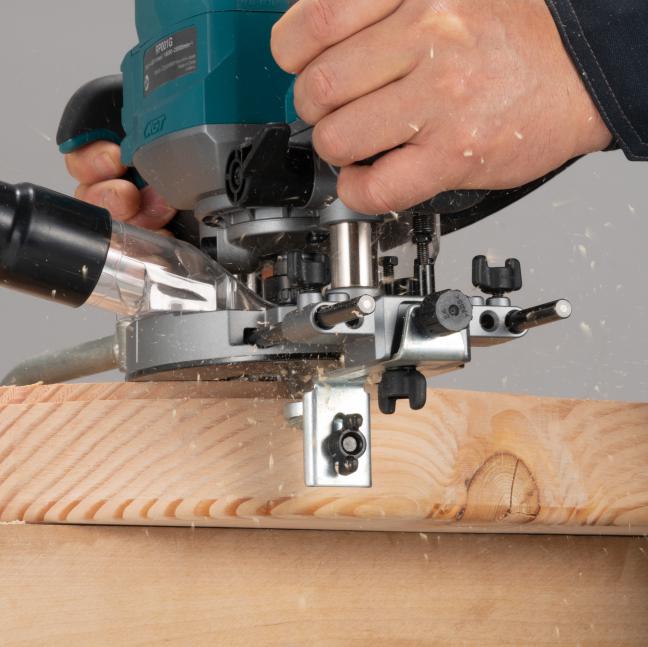 Makita Défonceuse plongeante sans balais 1/2" 40Vmax XGT avec AWS, outil seul RP001GZ01