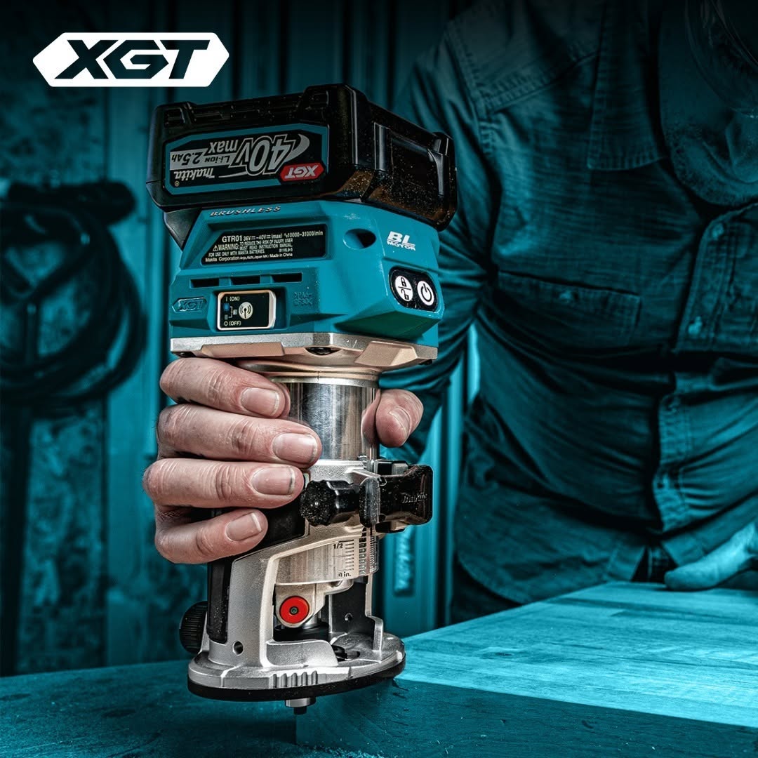 Makita 40Vmax XGT Brushless Router w/AWS, Tool Only RT001GZ01