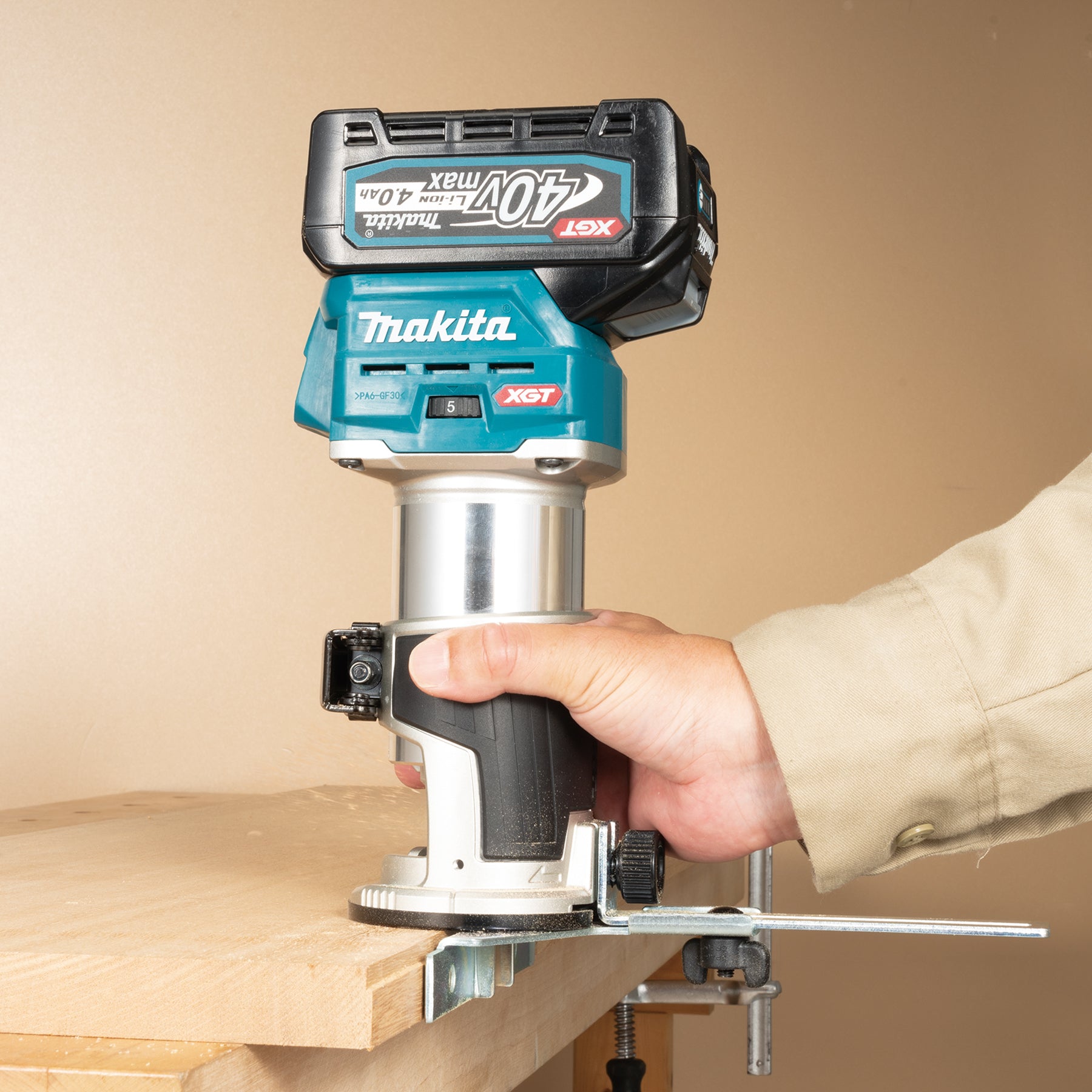 Makita 40Vmax XGT Brushless Router w/AWS, Tool Only RT001GZ01