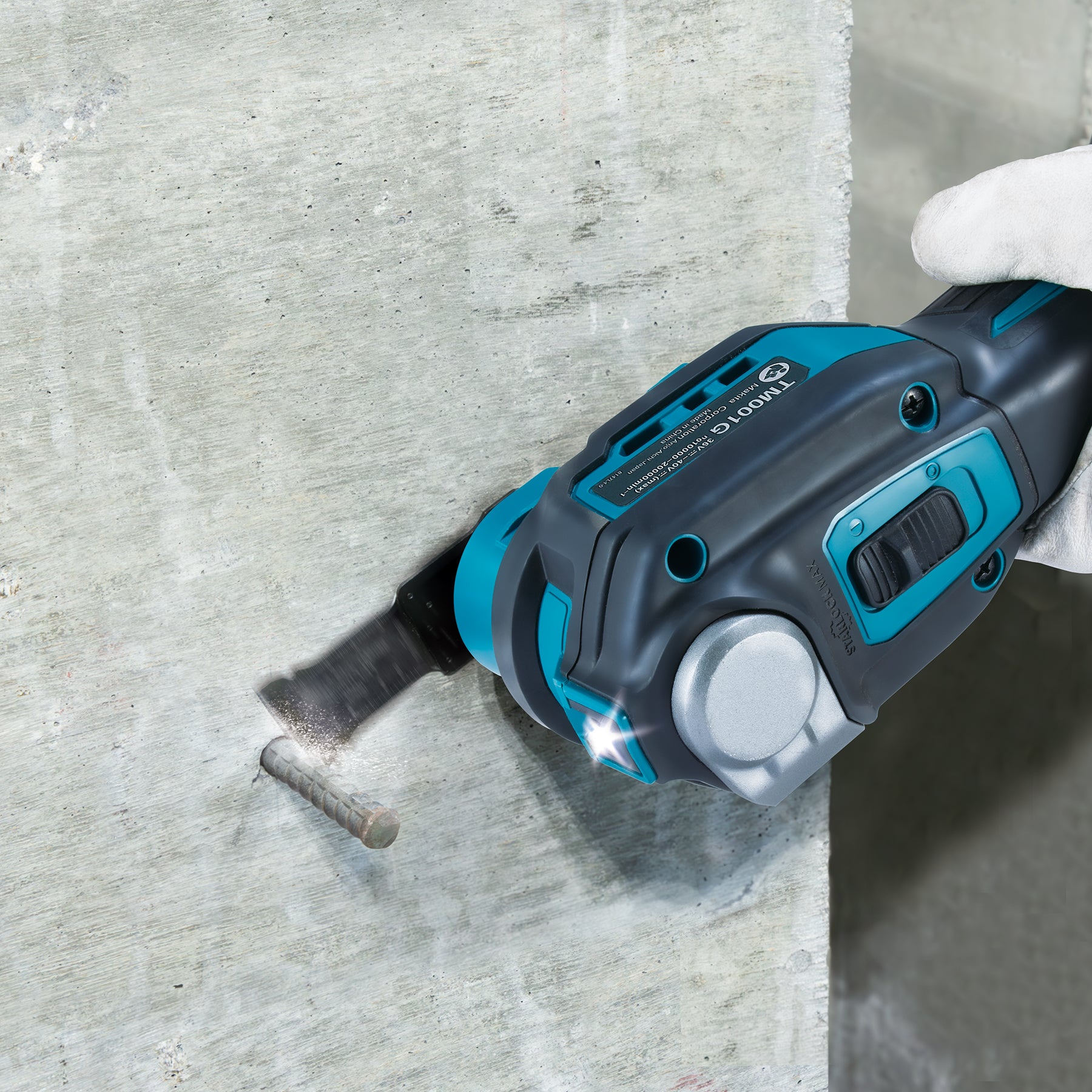 Makita 40Vmax XGT Brushless Toolless Multi Tool w/AVT and Accessory kit , Tool Only TM001GZ01