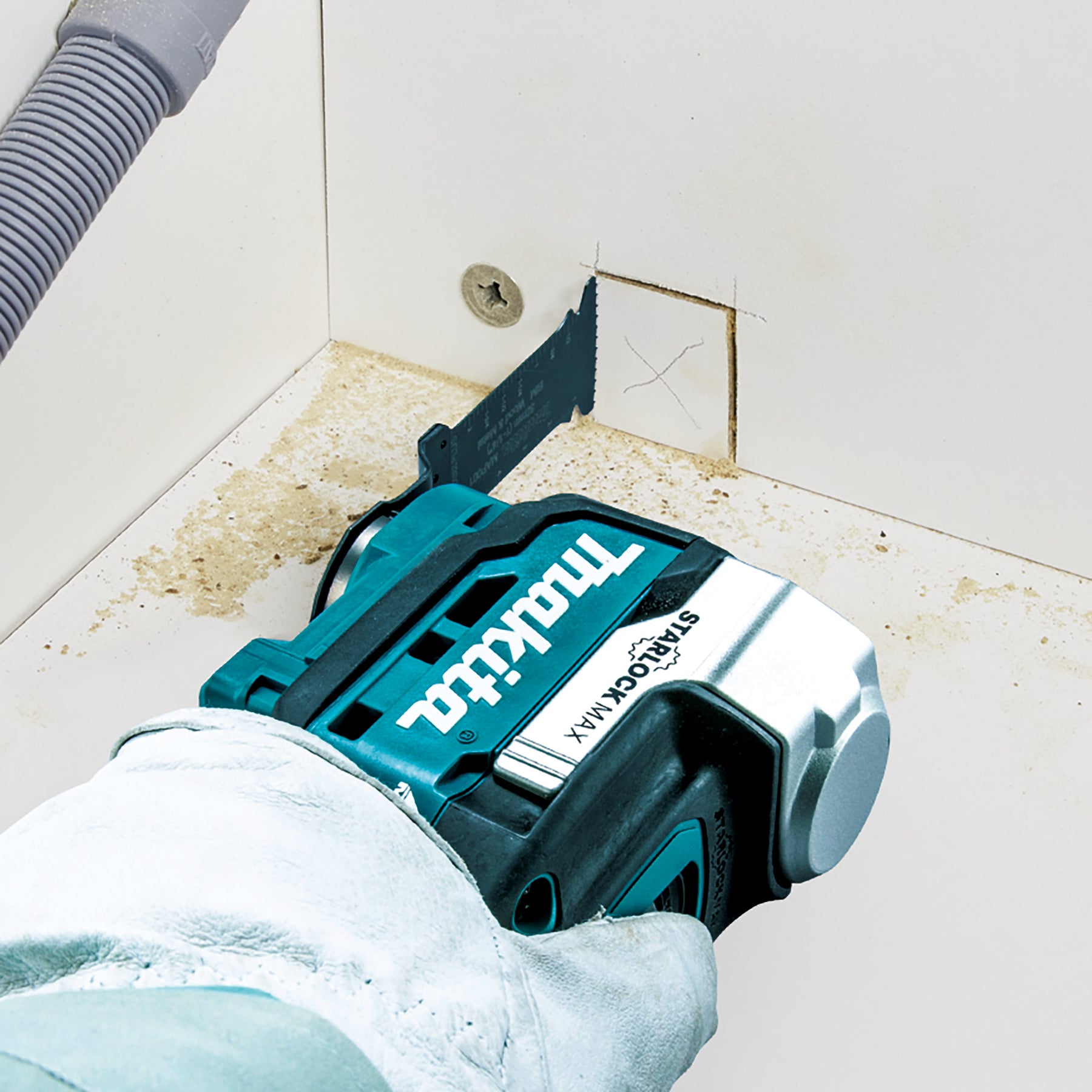 Makita 40Vmax XGT Brushless Toolless Multi Tool w/AVT and Accessory kit , Tool Only TM001GZ01