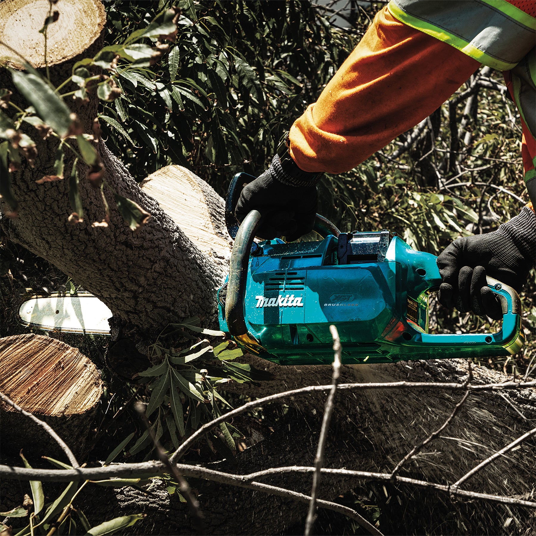 Makita 40Vmax XGT Brushless 18" Rear Handle Chainsaw, Tool Only UC013GZ01