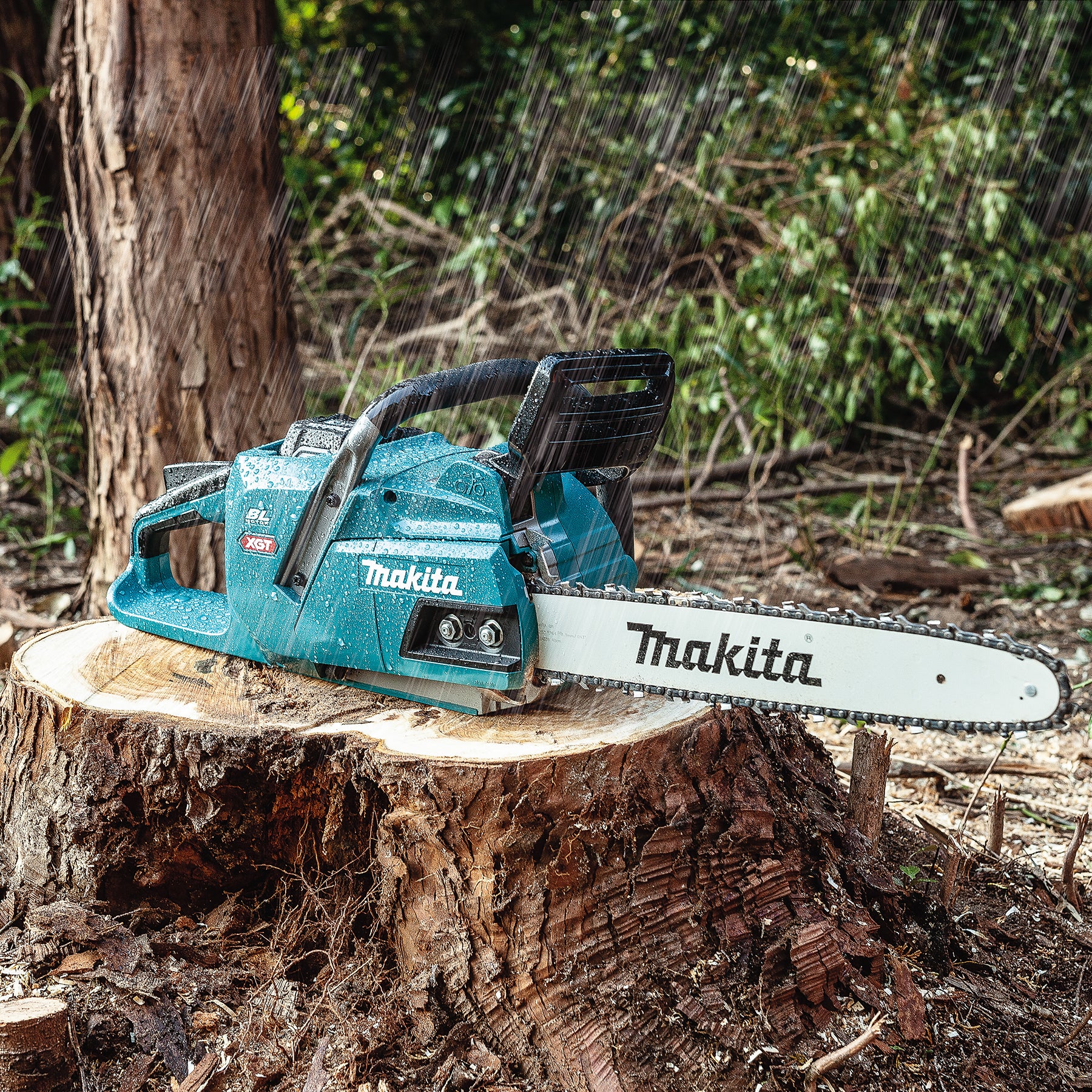 Makita Tronçonneuse 40Vmax XGT sans balais 16" à poignée arrière, Kit avec 1 batterie 5.0Ah UC016GT101