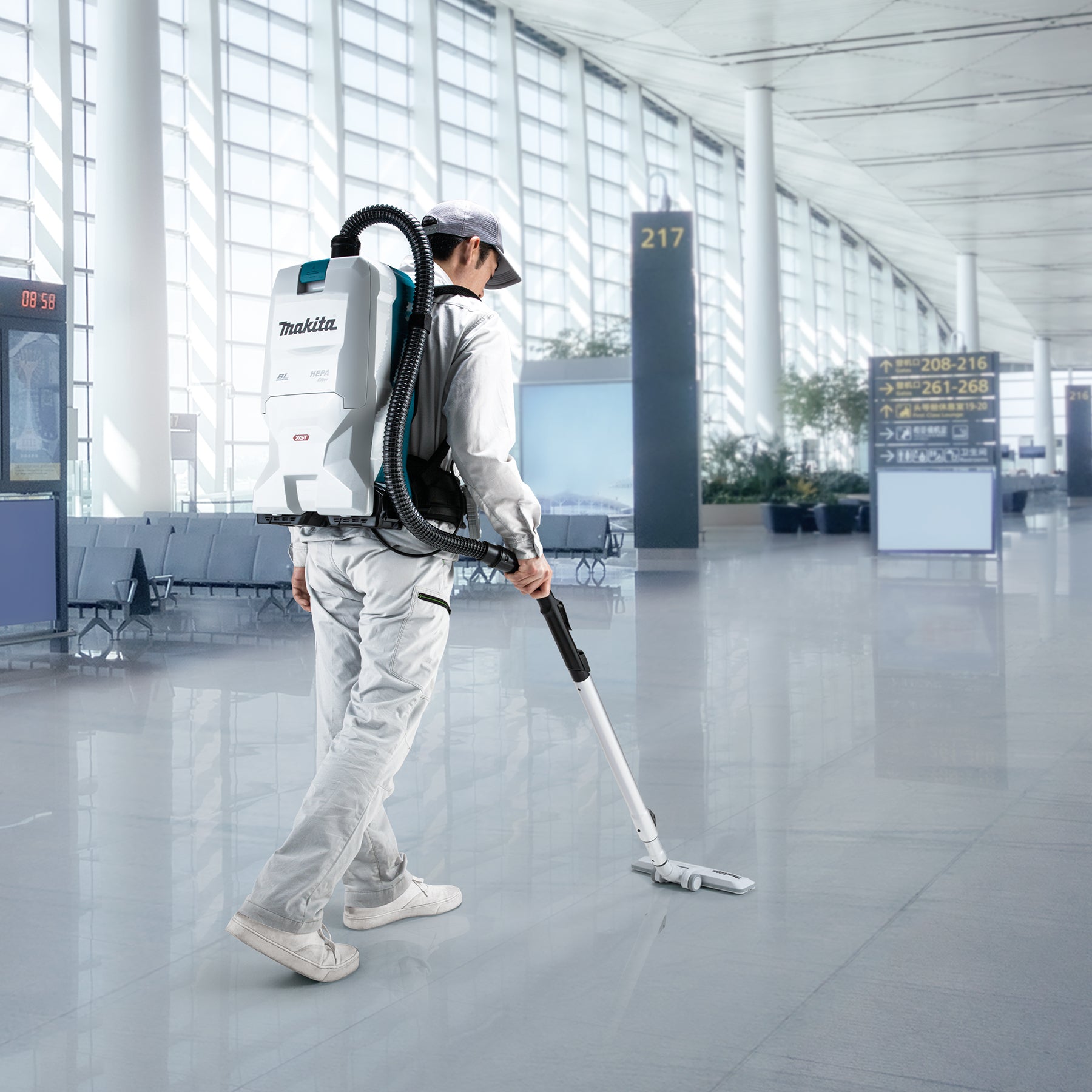 Makita 40Vmax XGT Brushless 6 L Backpack Vacuum Cleaner, Tool Only VC011GZ02