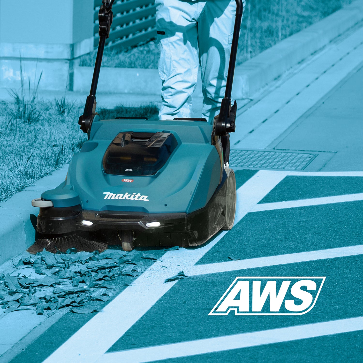 Makita 40Vmax XGT Brushless 24 L HEPA Vacuum Sweeper, Tool Only VS001GZ