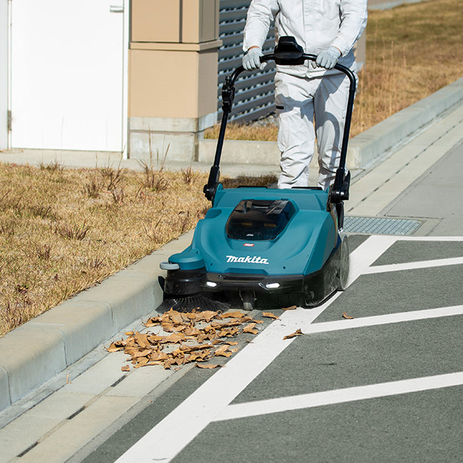 Makita 40Vmax XGT Brushless 24 L HEPA Vacuum Sweeper, Tool Only VS001GZ