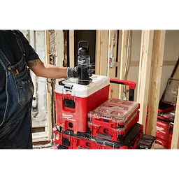 Milwaukee Bouteille PACKOUT™ 25 oz avec couvercle à gorgée 48-22-8371B