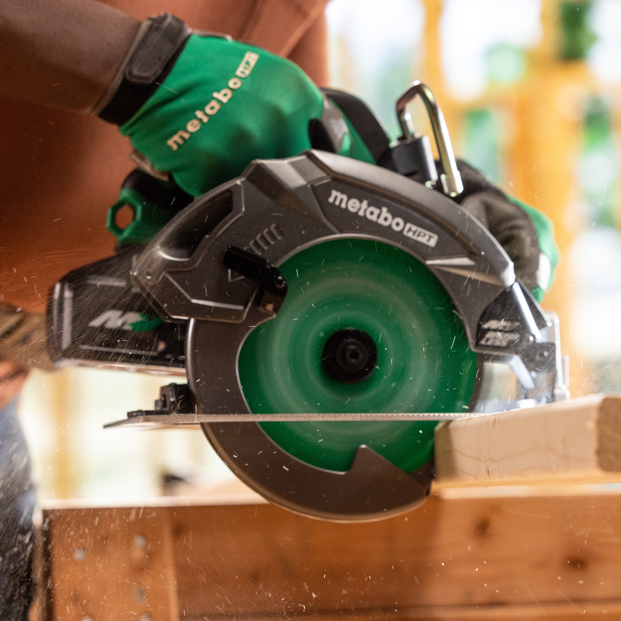 Metabo HPT Scie circulaire 7-1/4" 36 V MultiVolt™ avec technologie Torque Boost | Metabo HPT C3607DB C3607DB