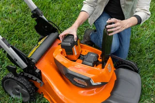 Husqvarna Husqvarna Lawn Xpert™ LE-322R avec batterie et chargeur 970607602